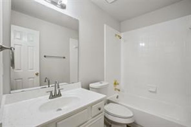 2215 Hunters Run Drive, Dallas, TX 75232