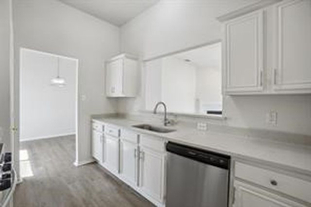 2215 Hunters Run Drive, Dallas, TX 75232