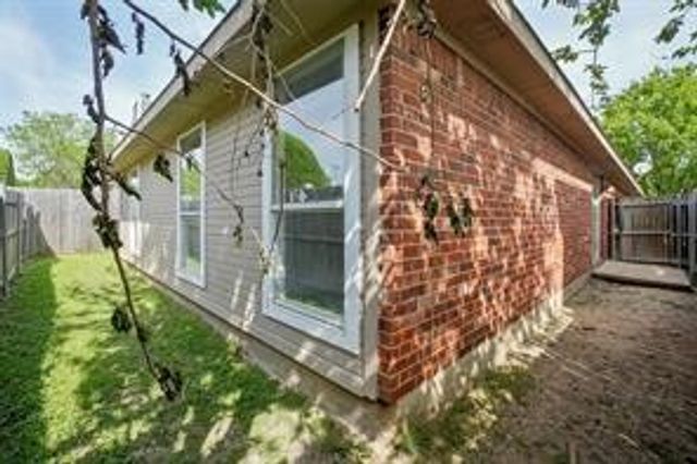 2215 Hunters Run Drive, Dallas, TX 75232