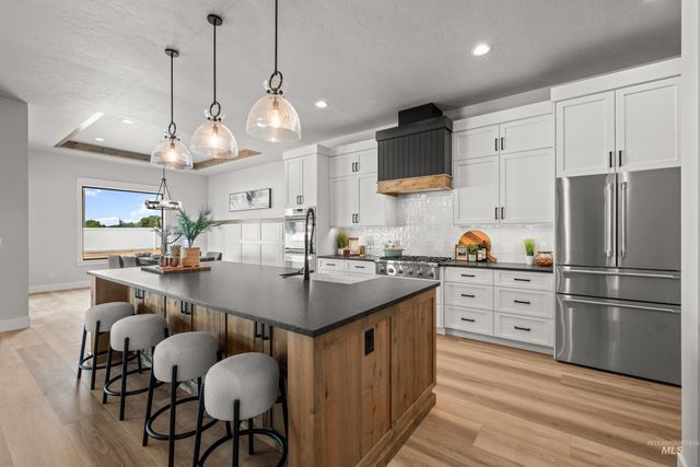 24975 Ardmore Ct, Caldwell, ID 83607