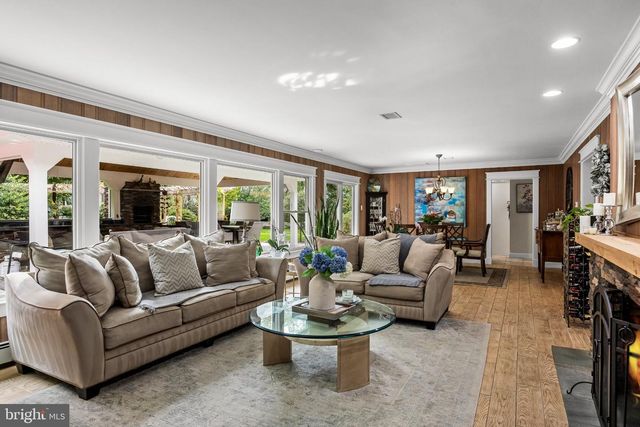 148 W ROUTE 38, Moorestown, NJ 08057