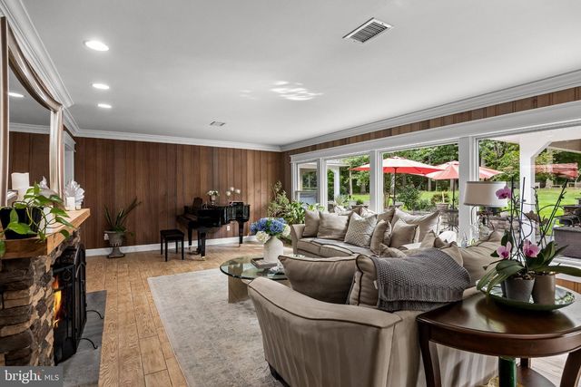148 W ROUTE 38, Moorestown, NJ 08057