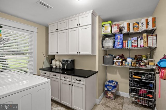 148 W ROUTE 38, Moorestown, NJ 08057