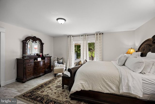 148 W ROUTE 38, Moorestown, NJ 08057