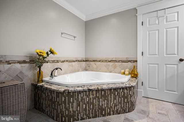 148 W ROUTE 38, Moorestown, NJ 08057