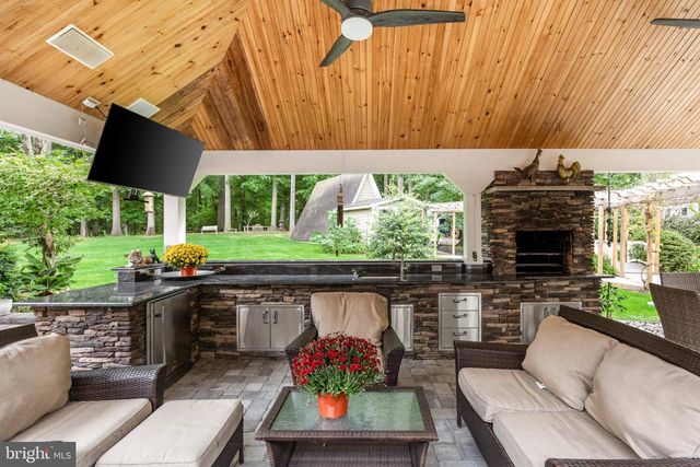 148 W ROUTE 38, Moorestown, NJ 08057