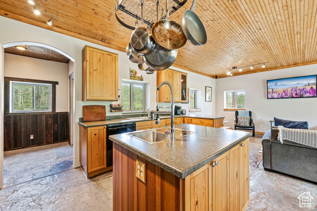 Image 15 of property listing at 2029 W TOLLGATE RD, Coalville, UT 84017