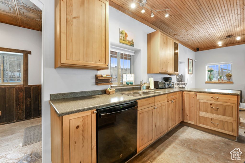 Image 17 of property listing at 2029 W TOLLGATE RD, Coalville, UT 84017
