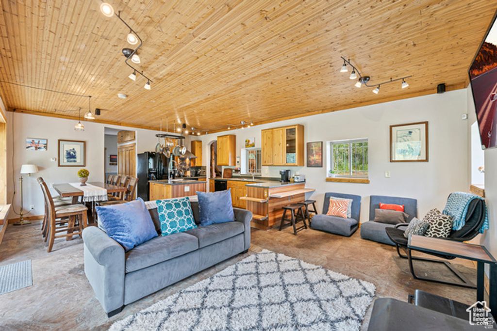 Image 10 of property listing at 2029 W TOLLGATE RD, Coalville, UT 84017