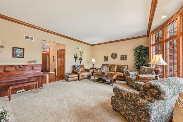 542 Hamilton Ave, Latrobe, PA 15650