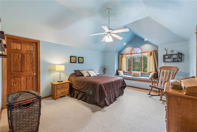 542 Hamilton Ave, Latrobe, PA 15650