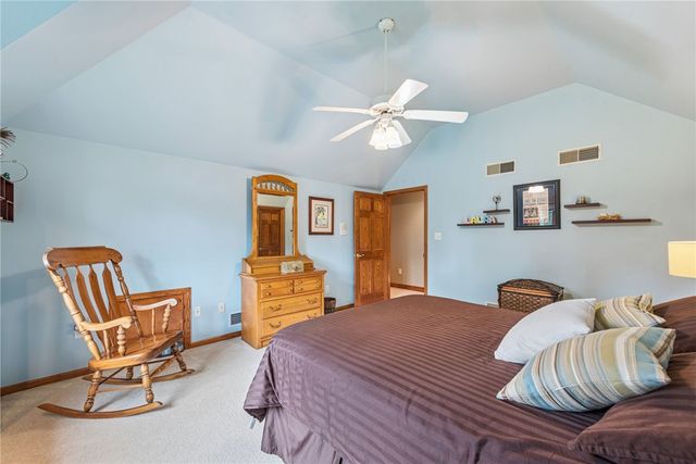 542 Hamilton Ave, Latrobe, PA 15650