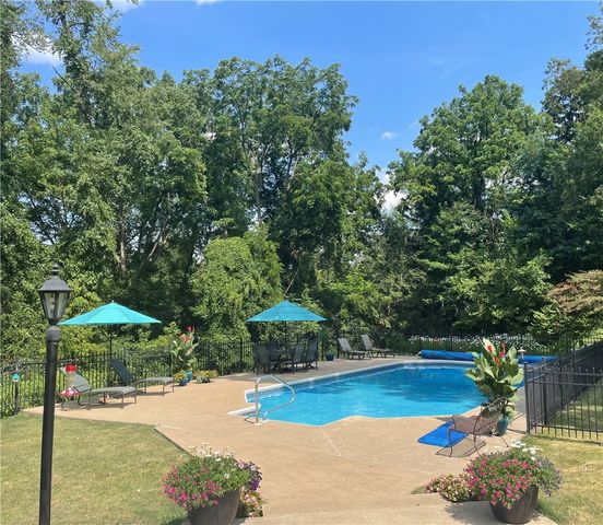 542 Hamilton Ave, Latrobe, PA 15650