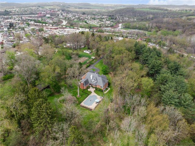 542 Hamilton Ave, Latrobe, PA 15650