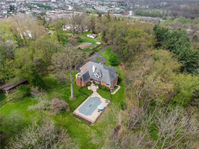 542 Hamilton Ave, Latrobe, PA 15650