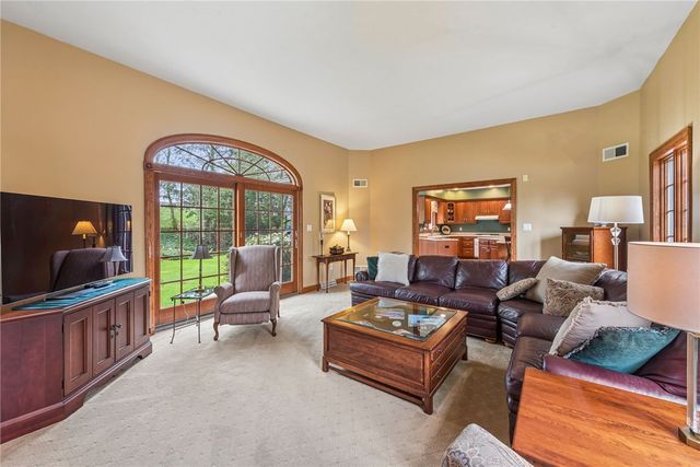 542 Hamilton Ave, Latrobe, PA 15650