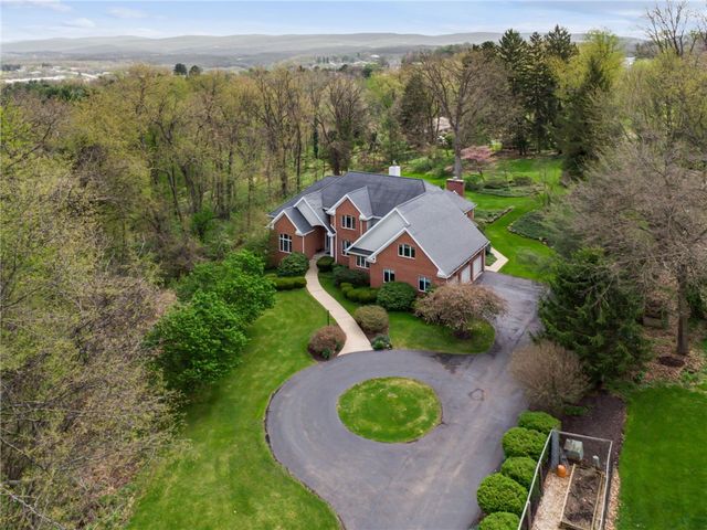 542 Hamilton Ave, Latrobe, PA 15650