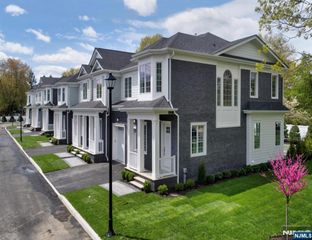 23 Gabriel Court 23, Paramus, NJ 07652