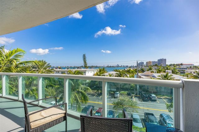 7910 Harbor Island Dr 402, North Bay Village, FL 33141