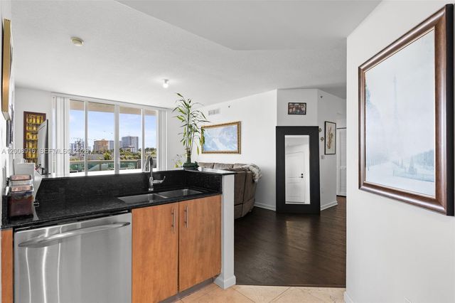 7910 Harbor Island Dr 402, North Bay Village, FL 33141