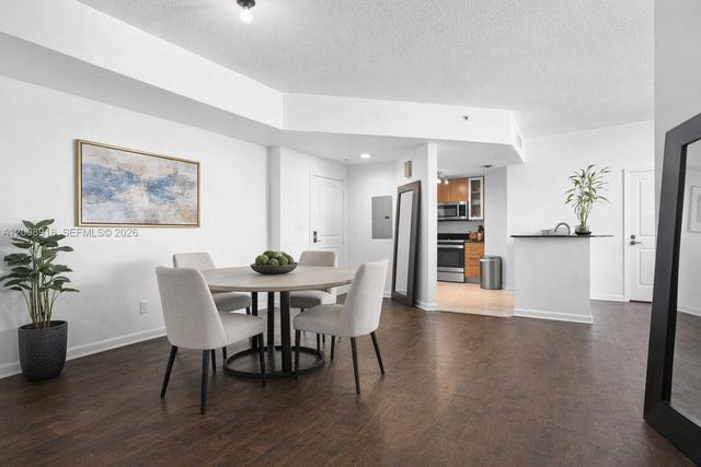 7910 Harbor Island Dr 402, North Bay Village, FL 33141