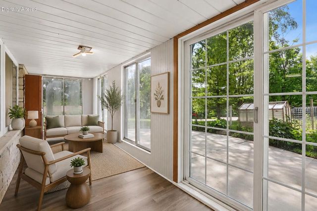 W270N195 Arrowhead TRAIL, Waukesha, WI 53188