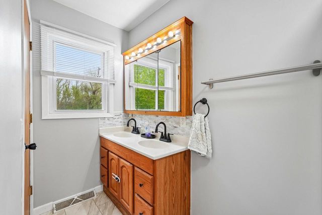 3135 72nd AVENUE, Kenosha, WI 53144