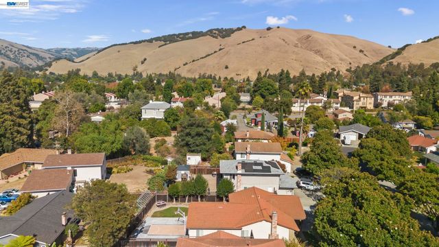 225 Preston Ct, Fremont, CA 94536