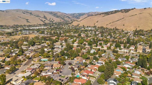225 Preston Ct, Fremont, CA 94536
