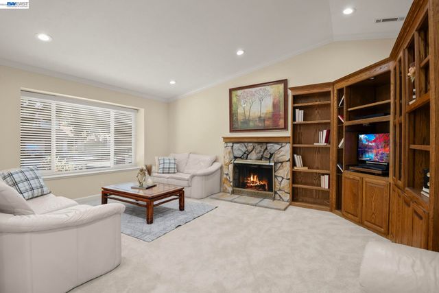 225 Preston Ct, Fremont, CA 94536