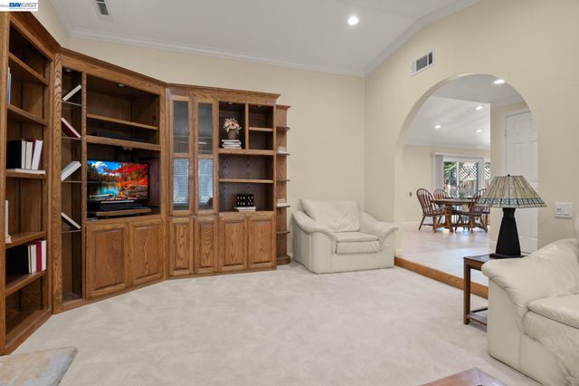 225 Preston Ct, Fremont, CA 94536