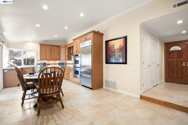 225 Preston Ct, Fremont, CA 94536