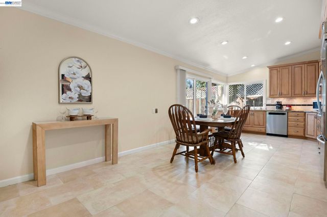 225 Preston Ct, Fremont, CA 94536