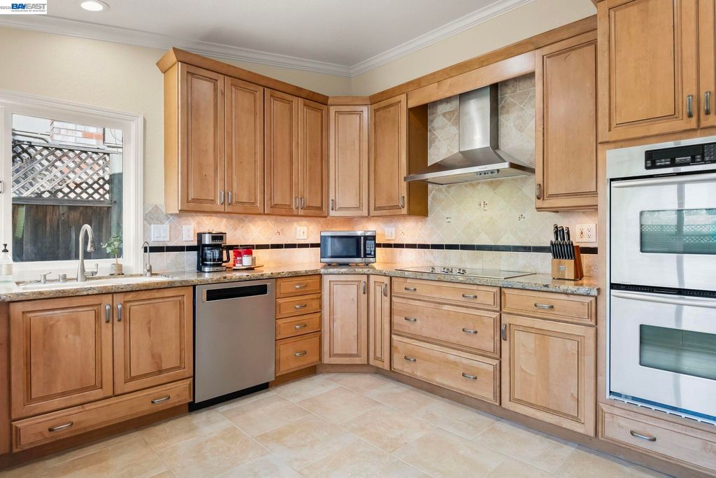 225 Preston Ct, Fremont, CA 94536