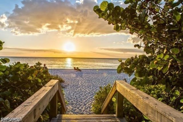 1589 Osprey AVE, Naples, FL 34102