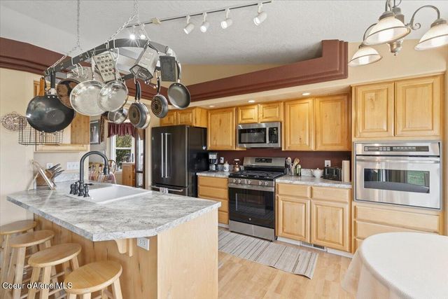 222 E Remington RD, Athol, ID 83801