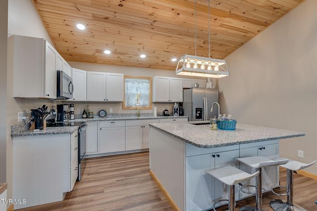 117-135 Ridgeview Drive, Elizabethton, TN 37643