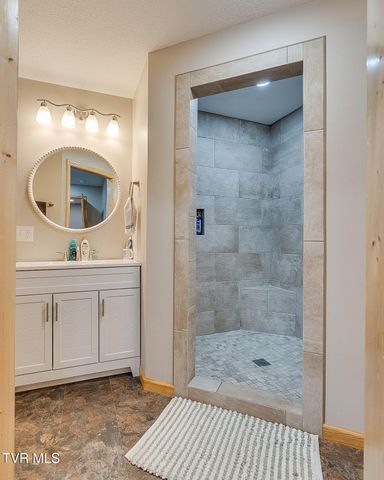 117-135 Ridgeview Drive, Elizabethton, TN 37643