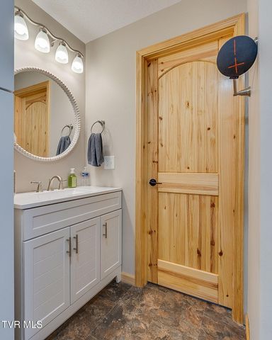 117-135 Ridgeview Drive, Elizabethton, TN 37643