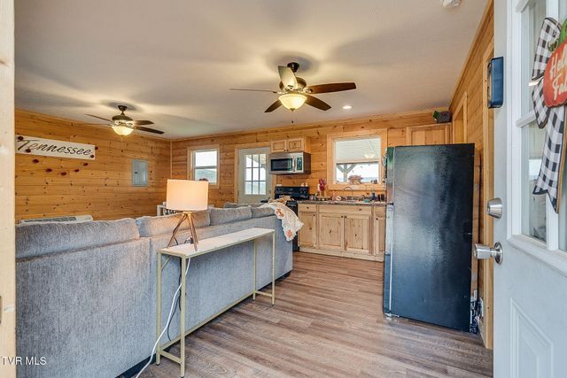 117-135 Ridgeview Drive, Elizabethton, TN 37643