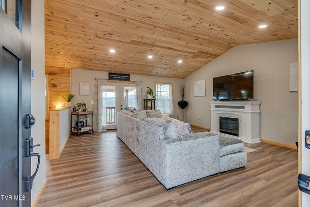 117-135 Ridgeview Drive, Elizabethton, TN 37643