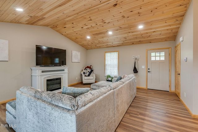 117-135 Ridgeview Drive, Elizabethton, TN 37643