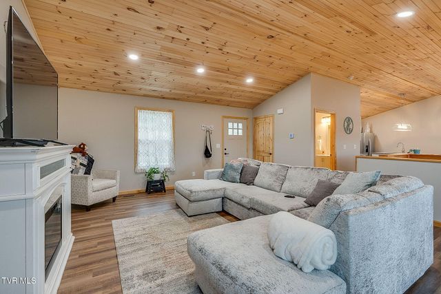 117-135 Ridgeview Drive, Elizabethton, TN 37643