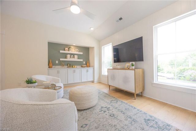 904 Koonce Ln, Chesapeake, VA 23322