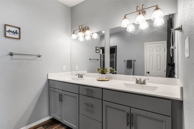 8 E Serena Lane, Santa Fe, NM 87508
