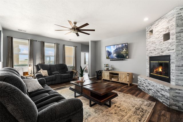 8 E Serena Lane, Santa Fe, NM 87508