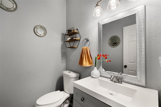 8 E Serena Lane, Santa Fe, NM 87508