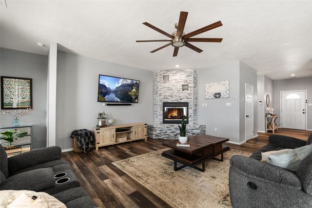 8 E Serena Lane, Santa Fe, NM 87508