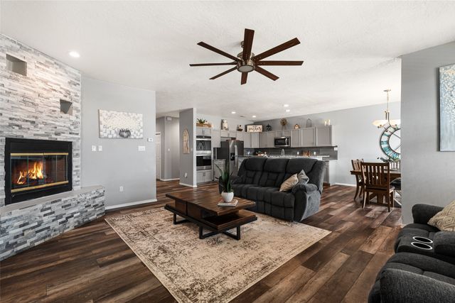 8 E Serena Lane, Santa Fe, NM 87508