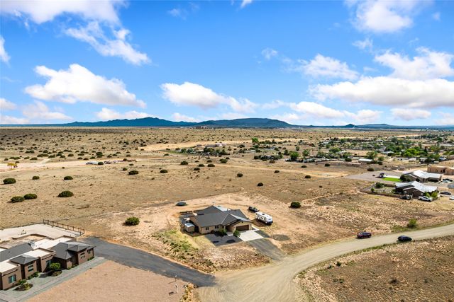 8 E Serena Lane, Santa Fe, NM 87508